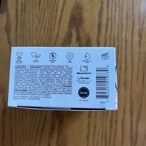 HipDot Hello Kitty Sanrio Eyecon Baked Eye Pigment Shadow 1 Birthday Cake New - Picture 7 of 7